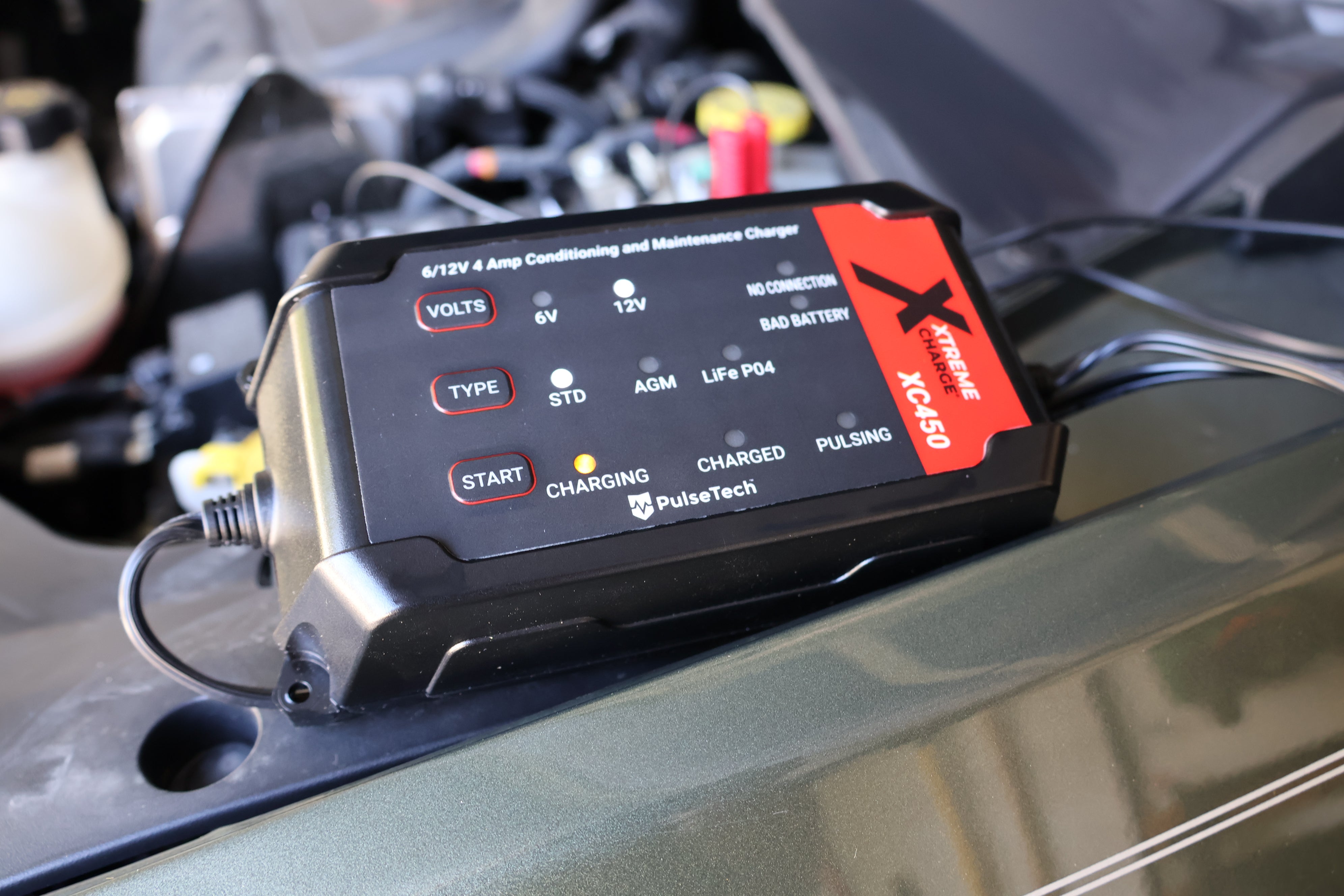 Caricabatterie Intelligente PulseTech XC450 Xtreme Charge 4A: Mantenitore E Desolfatatore Per Batterie 6V/12V (Piombo, LiFeP04, Litio, AGM)